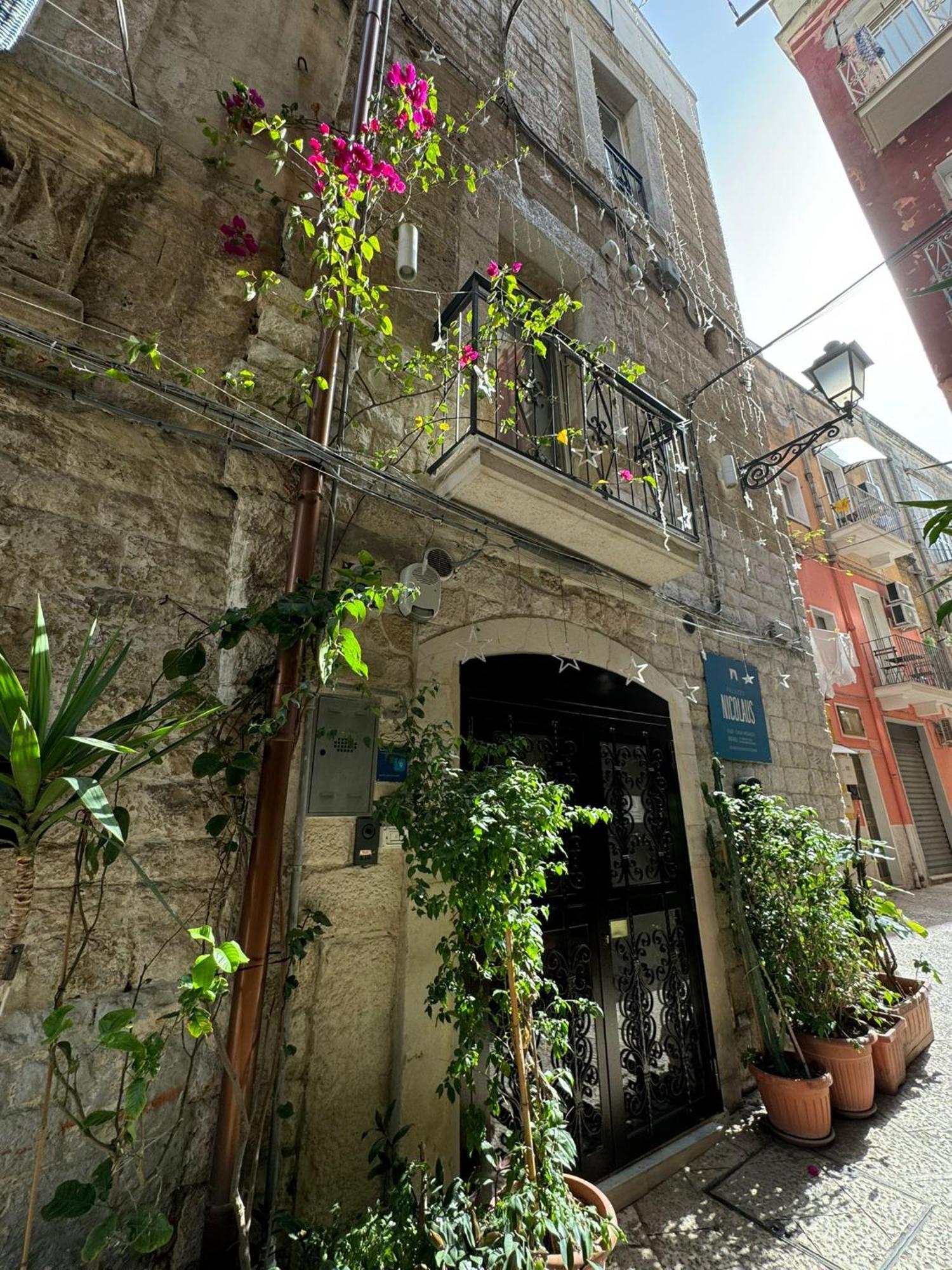 Palazzo Nicolaus Del Borgo Antico Bed and Breakfast Bari Exterior foto